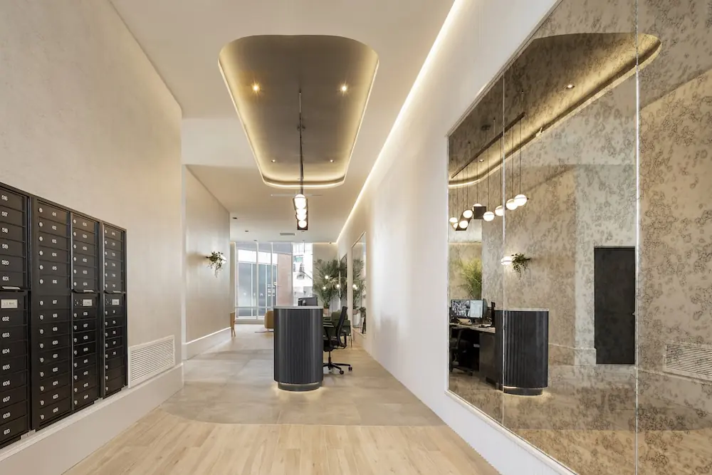 The Piazza lobby — image 7