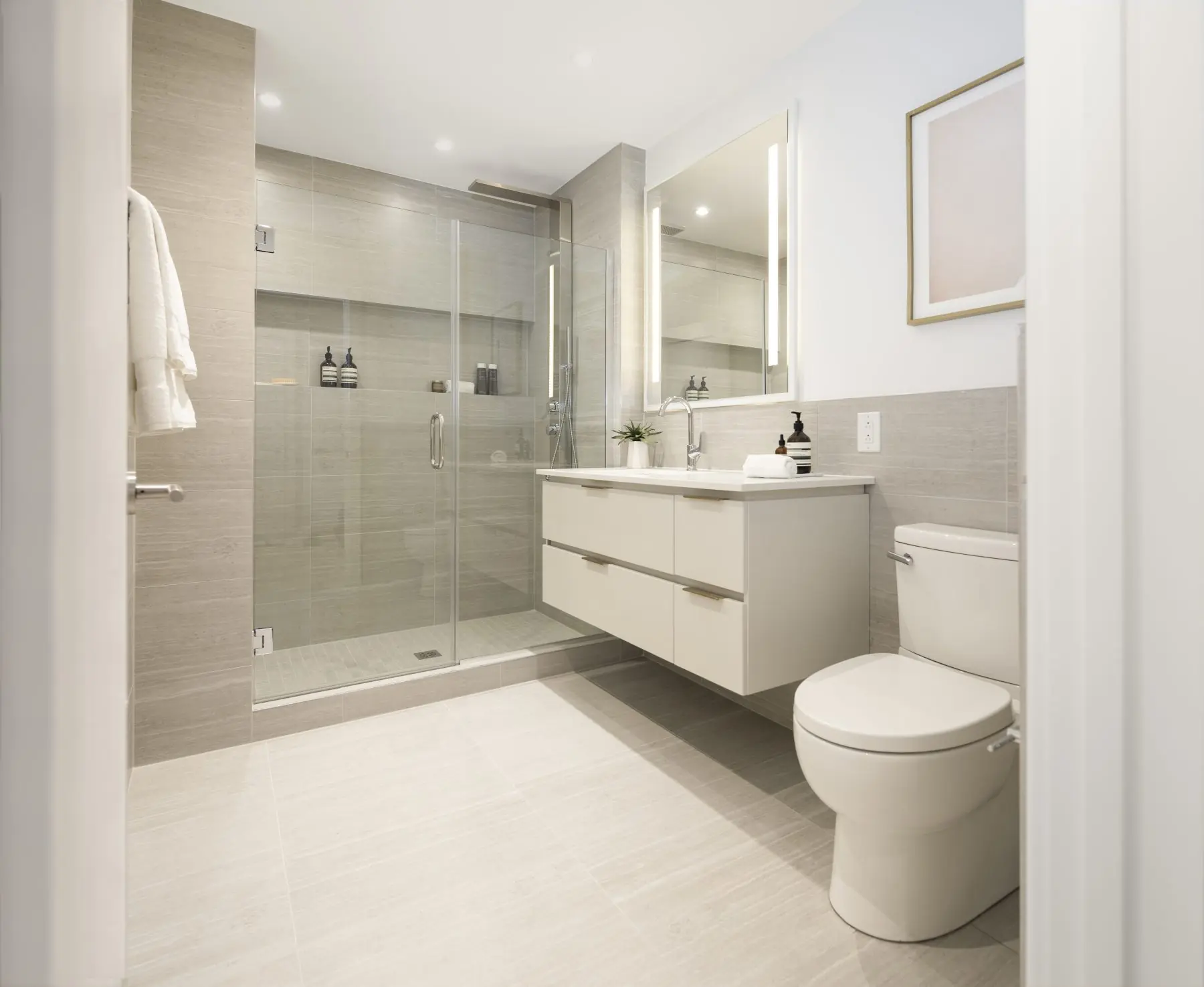 The Poplar bathroom — image 7